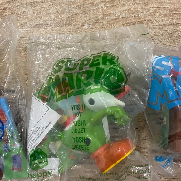 2017-2018 Lot Of (7) Unopened McDonalds Toys Super Mario, Yoshi, Justice League - Picture 3 of 7